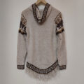 Leichter Poncho-Pullover aus den Anden Südamerikas. Ein modischer Mix aus Poncho und Pullover