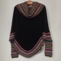 Poncho (Umhang, Überwurf) Alpaka mit Rollkragen und Ärmeln. Eine einzigartig modische wie funktionale Serie von Ponchos für die Damenwelt.