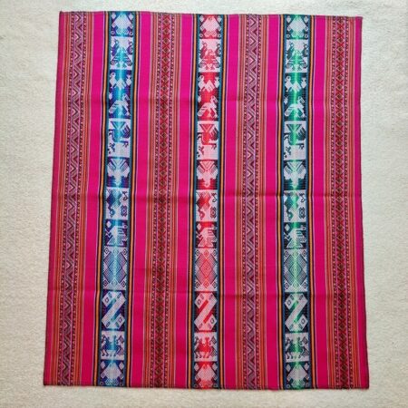 Dieses peruanische Tuch kann als Mesa, Gebets- oder Altartuch verwendet werden. Traditionell, landestypische Motive & Design.