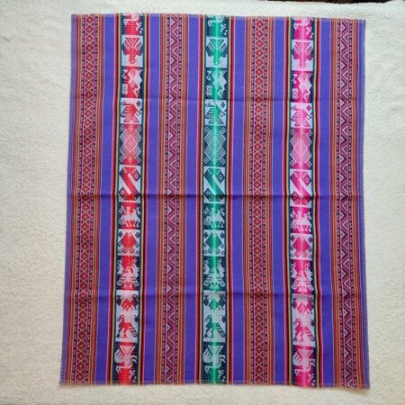 Dieses peruanische Tuch kann als Mesa, Gebets- oder Altartuch verwendet werden. Traditionell, landestypische Motive & Design.